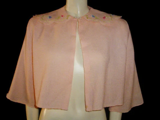 *EXQUISITE VINTAGE SAKS FIFTH AVENUE EMBROIDERED SPARKLING RHINESTONE SWEATER BED JACKET Cardigan Sweater Pullover *EXQUISITE VINTAGE SAKS FIFTH AVENUE EMBROIDERED SPARKLING RHINESTONE SWEATER BED JACKET Cardigan Sweater Pullover